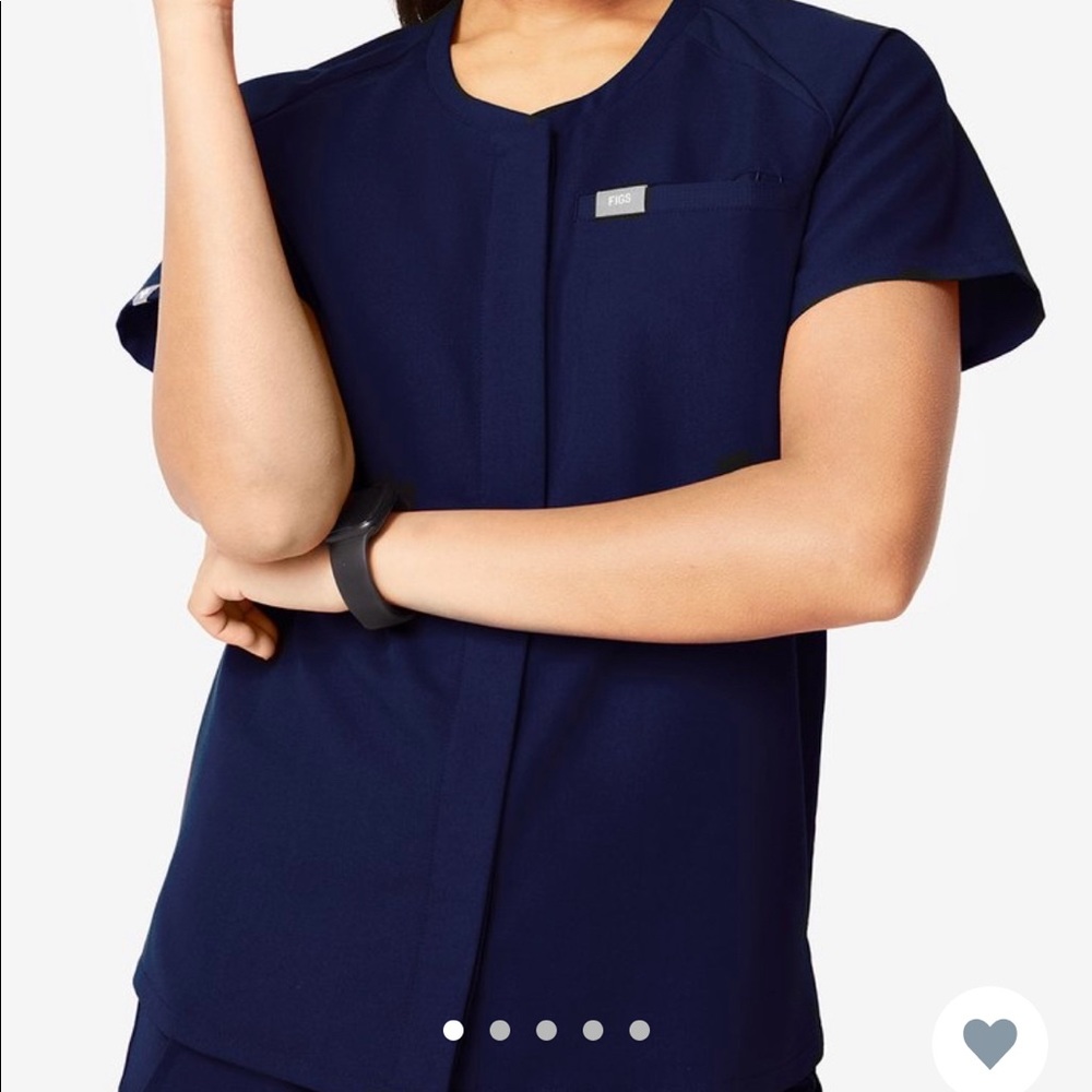 ISO!! Navy Tela Scrub top